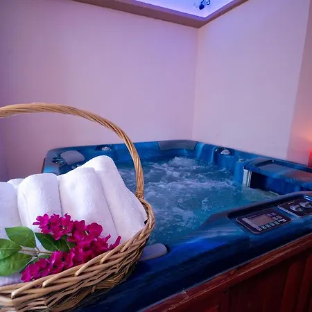 فندق Michela 3*